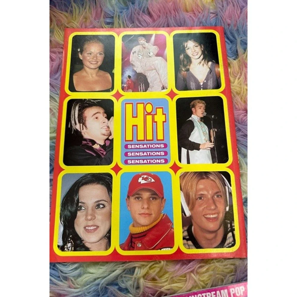 HIT SENSATIONS KEEPING YOUR LOVE LIVES MAGAZINE‎